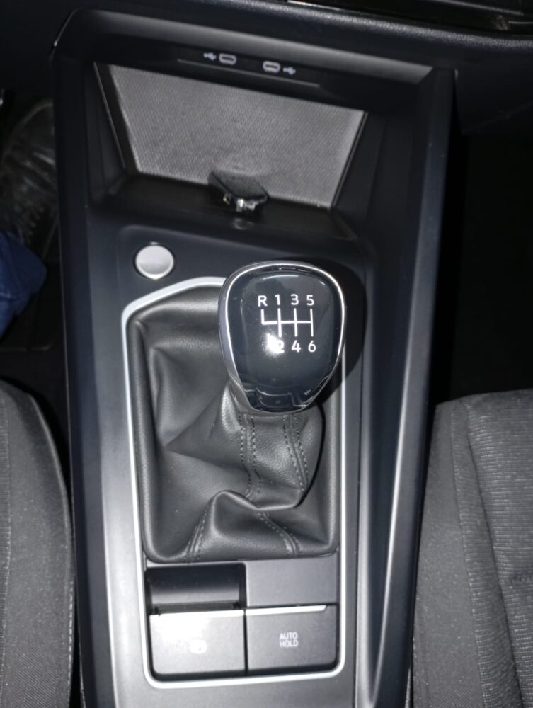 VOLKSWAGEN GOLF 8 2.0TDI 120CV