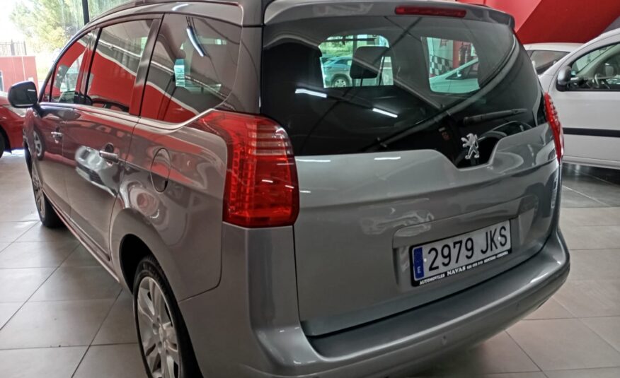 PEUGEOT 5008 1.6HDI 120CV