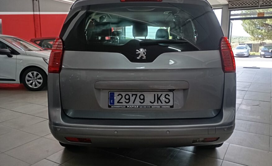 PEUGEOT 5008 1.6HDI 120CV