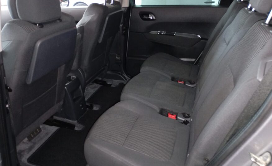 PEUGEOT 5008 1.6HDI 120CV