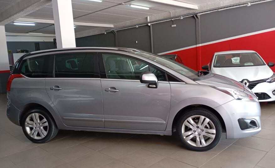 PEUGEOT 5008 1.6HDI 120CV