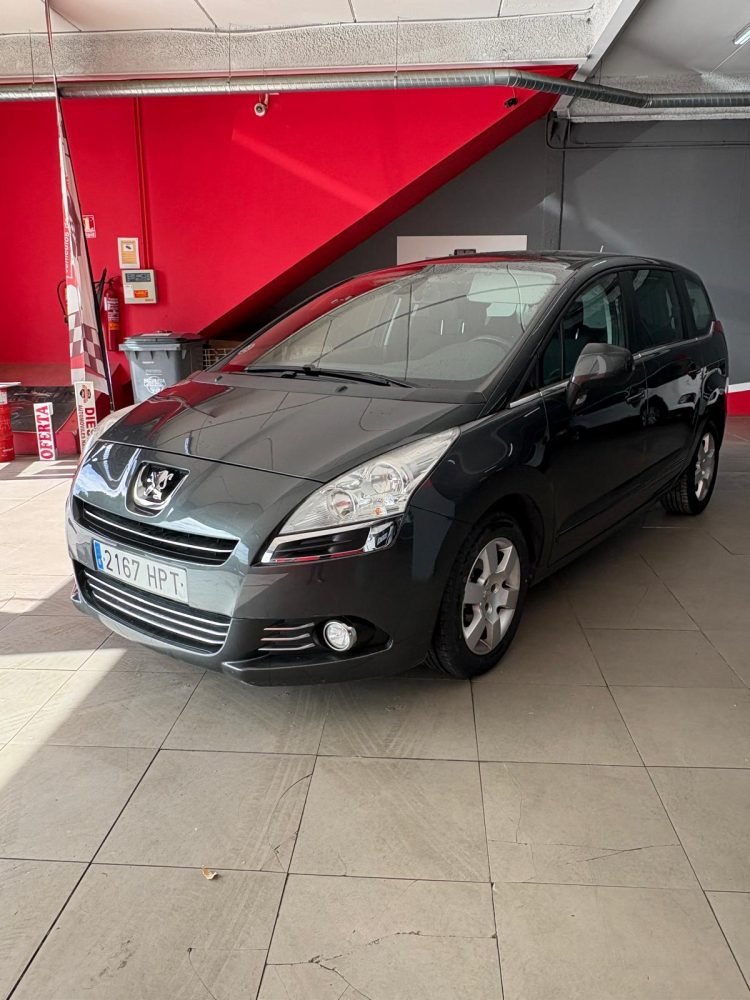 PEUGEOT 5008 1.6HDI 115CV