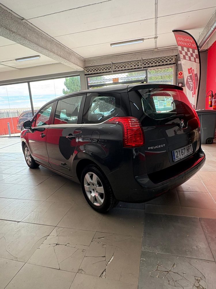 PEUGEOT 5008 1.6HDI 115CV