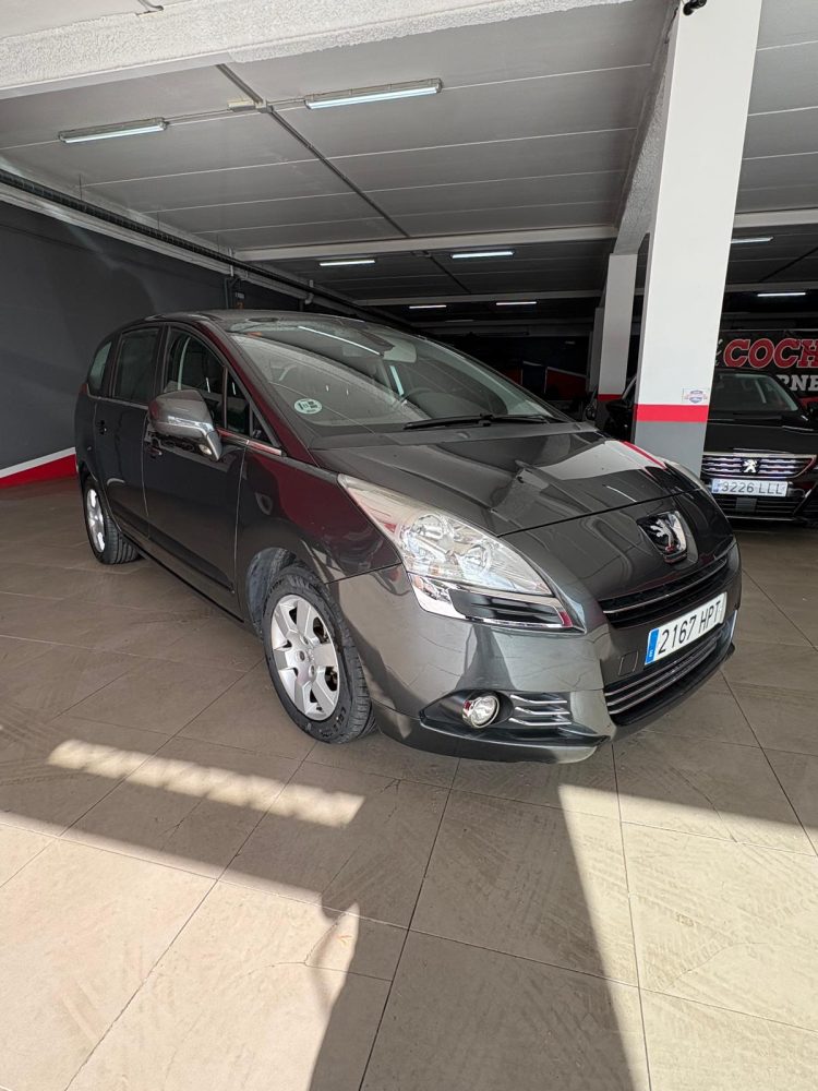 PEUGEOT 5008 1.6HDI 115CV