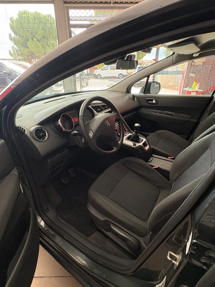 PEUGEOT 5008 1.6HDI 115CV