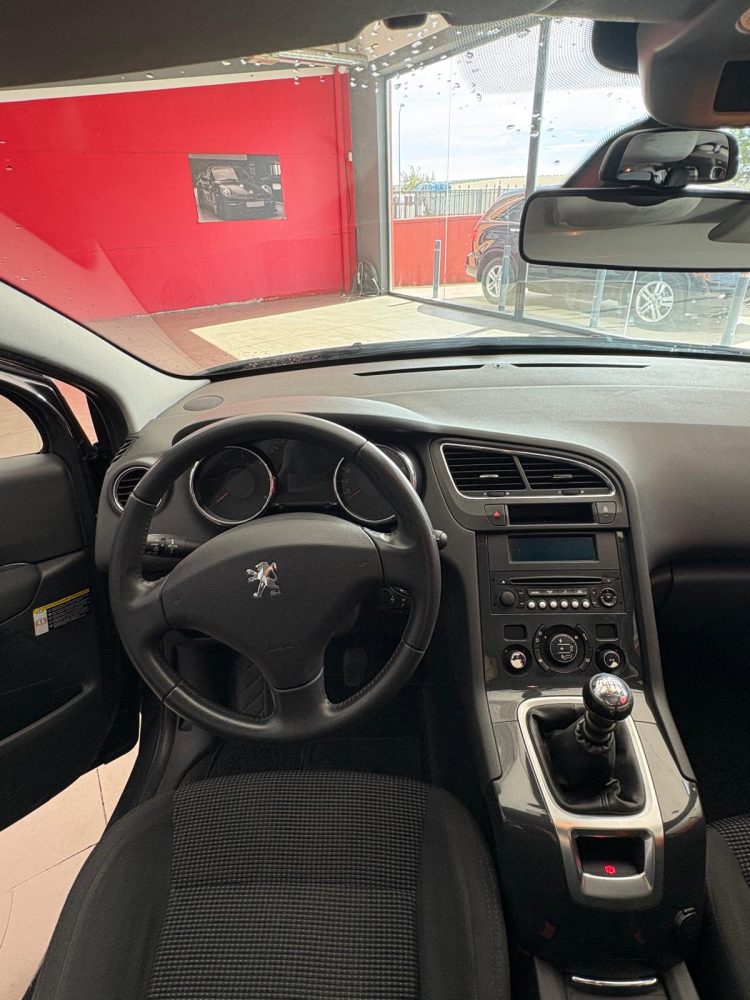 PEUGEOT 5008 1.6HDI 115CV