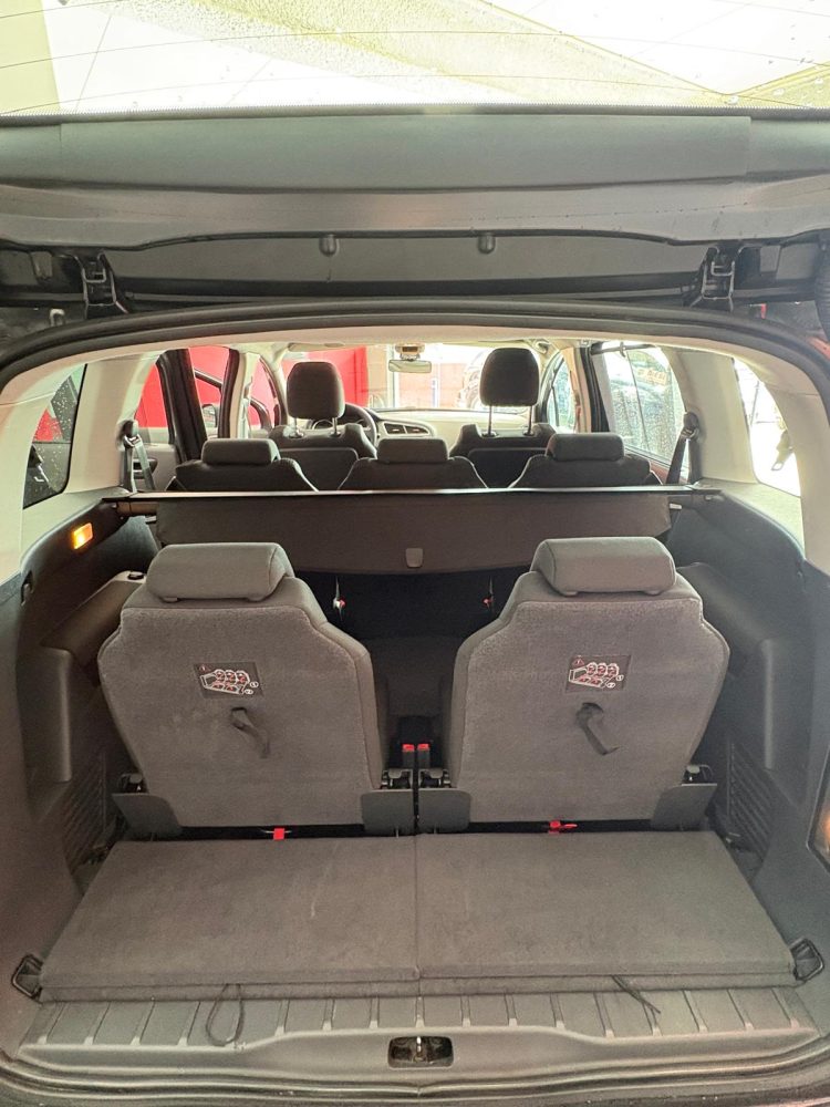 PEUGEOT 5008 1.6HDI 115CV